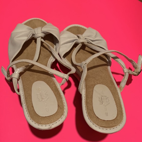 Route 66 size 8 white strappy wedges sandals - Picture 7 of 8